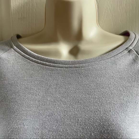 The Northface gray/silver woman’s pullover lightweight sweater Sz small petite - Picture 2 of 7